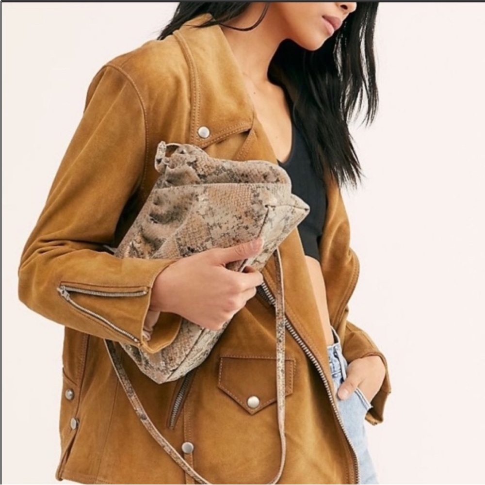 Free People Echo Leather Clutch Crossbody Bag - Picture 9 of 9